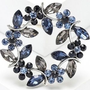 Laurel Wreath Brooch Laurel Wreath Pin